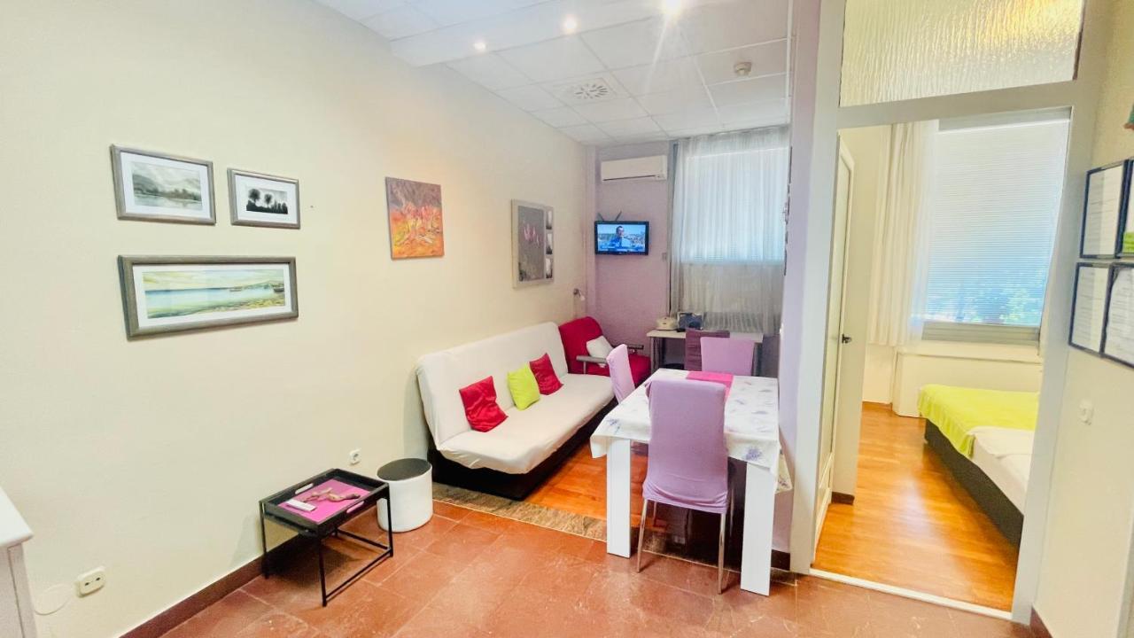 Apartment Vintage Inside City Galleria -